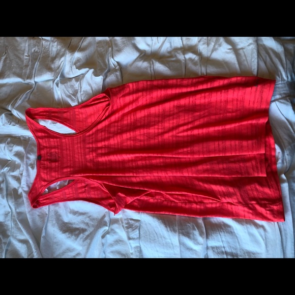 Nike top - Picture 2 of 3